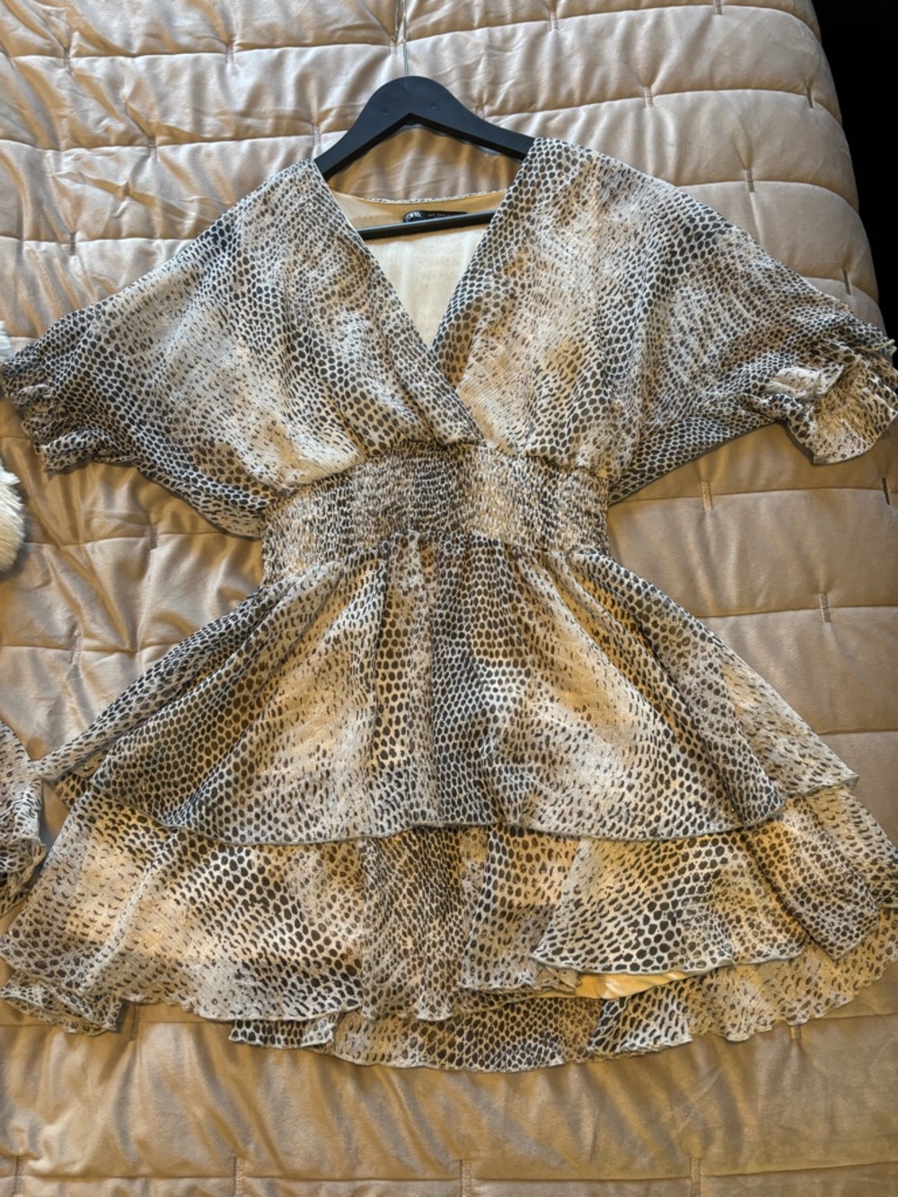 Zara Cream and Black Animal Print Tiered V‑Neck Dress - Size Medium - Picture 2 of 3